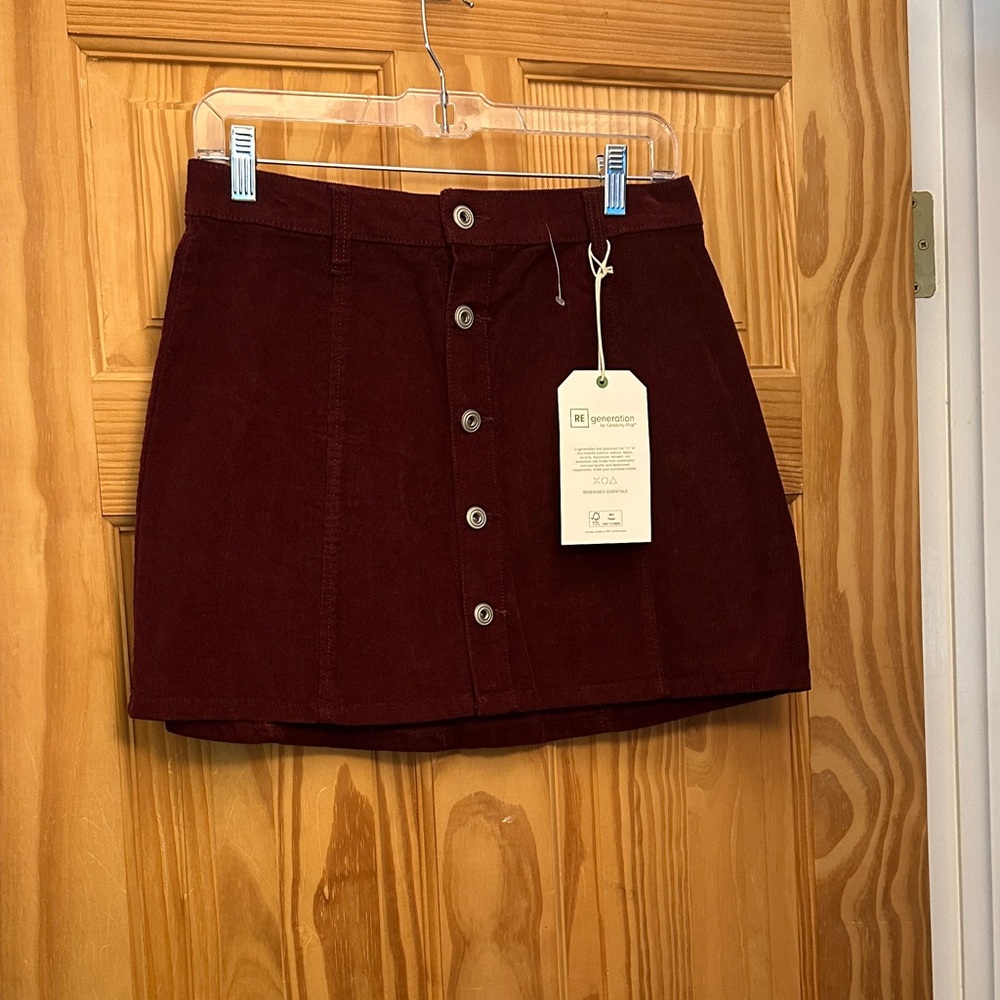 Elegant Burgundy Button-Down Mini Skirt